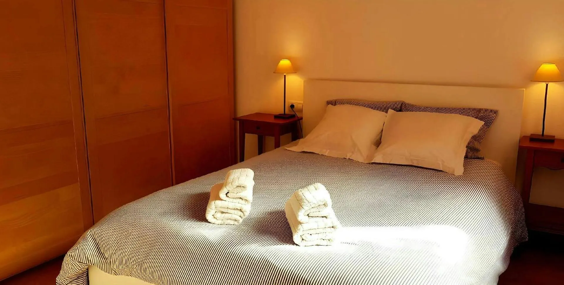 Apartamento Filmoteca Sarria 1- Wifi Quiet Bright Comfi Barcelona